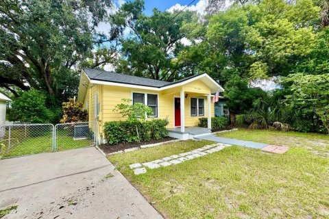 House in Tampa, Florida 2 bedrooms, 100.33 sq.m. № 1909098 - photo 2