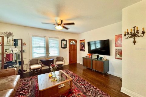 House in Tampa, Florida 2 bedrooms, 100.33 sq.m. № 1909098 - photo 4