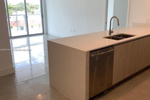 Copropriété à louer à North Miami Beach, Floride: 2 chambres, 89.93 m2 № 2041228 - photo 3