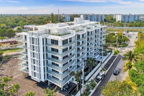 Copropriété à louer à North Miami Beach, Floride: 2 chambres, 89.93 m2 № 2041228 - photo 2