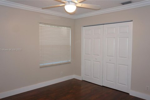 House in Weston, Florida 5 bedrooms, 250.09 sq.m. № 1924149 - photo 14