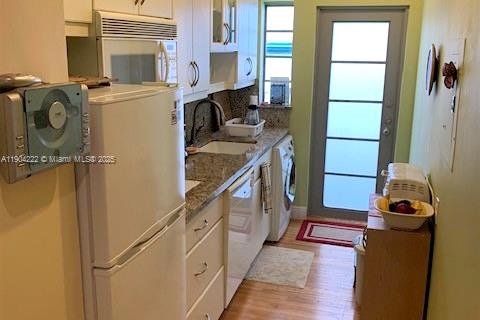Apartamento en alquiler en Miami Beach, Florida, 1 dormitorio, 39.95 m2 № 2062269 - foto 4