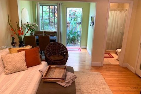 Apartamento en alquiler en Miami Beach, Florida, 1 dormitorio, 39.95 m2 № 2062269 - foto 10