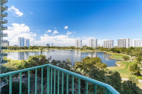 Copropriété à vendre à Aventura, Floride: 3 chambres, 156.82 m2 № 2186431 - photo 5