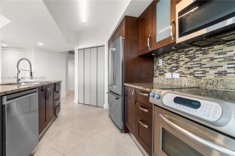 Copropriété à vendre à Aventura, Floride: 3 chambres, 156.82 m2 № 2186431 - photo 10