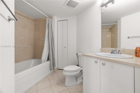 Copropriété à vendre à Aventura, Floride: 3 chambres, 156.82 m2 № 2186431 - photo 30