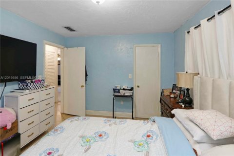 Снять в аренду кондоминиум в Хайалиа, Флорида 2 спальни, 84.54м2, № 2193058 - фото 4