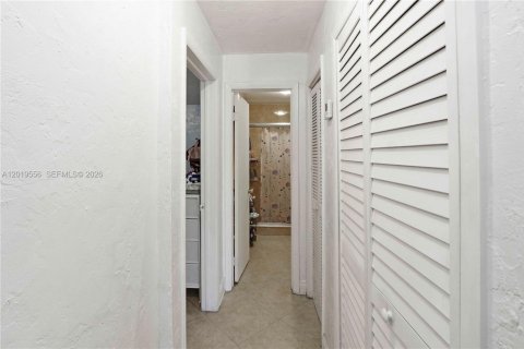 Снять в аренду кондоминиум в Хайалиа, Флорида 2 спальни, 84.54м2, № 2193058 - фото 5