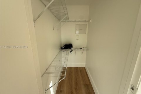 Снять в аренду кондоминиум в Майами, Флорида 1 спальня, 65.03м2, № 1991651 - фото 17