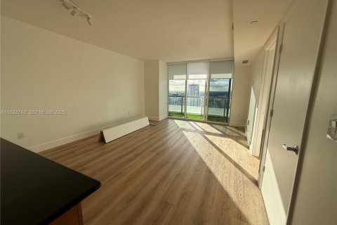 Снять в аренду кондоминиум в Майами, Флорида 1 спальня, 65.03м2, № 1991651 - фото 4