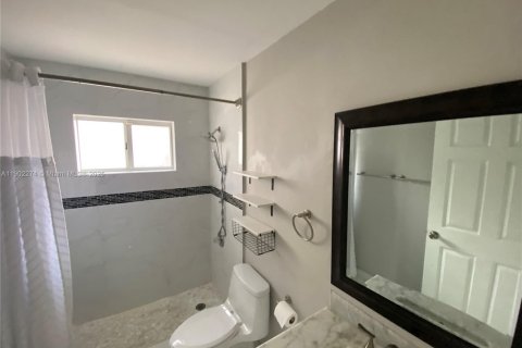 House in Miami, Florida 3 bedrooms, 108.6 sq.m. № 1953828 - photo 8