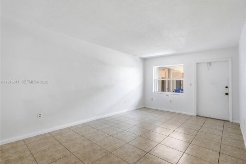 Condominio en alquiler en Hollywood, Florida, 1 dormitorio, 66.89 m2 № 2048667 - foto 5