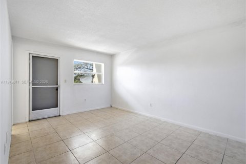 Condominio en alquiler en Hollywood, Florida, 1 dormitorio, 66.89 m2 № 2048667 - foto 13