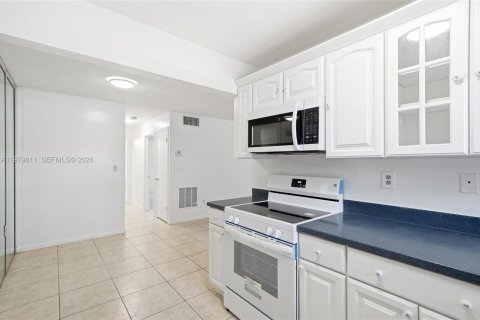 Condominio en alquiler en Hollywood, Florida, 1 dormitorio, 66.89 m2 № 2048667 - foto 10