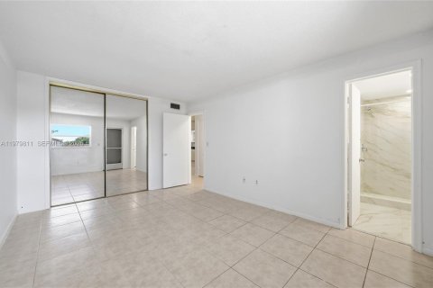 Condominio en alquiler en Hollywood, Florida, 1 dormitorio, 66.89 m2 № 2048667 - foto 15