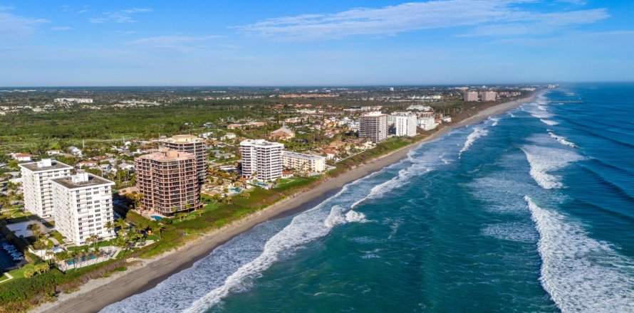Condo in Juno Beach, Florida, 2 bedrooms  № 992141