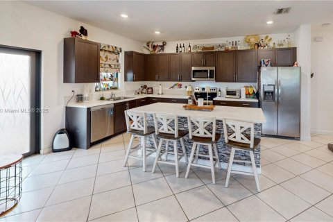 Villa ou maison à vendre à Miami, Floride: 5 chambres, 296.45 m2 № 1713383 - photo 13