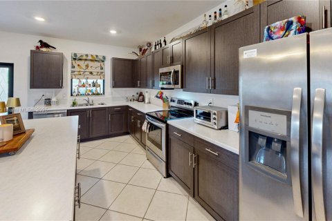 Villa ou maison à vendre à Miami, Floride: 5 chambres, 296.45 m2 № 1713383 - photo 15