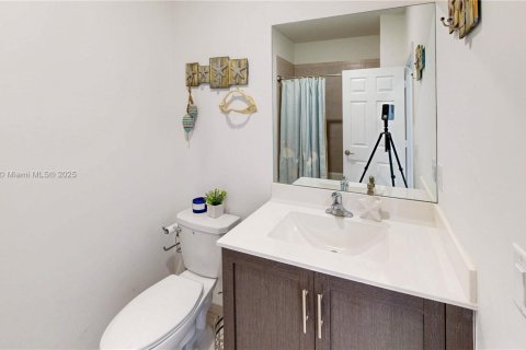 Villa ou maison à vendre à Miami, Floride: 5 chambres, 296.45 m2 № 1713383 - photo 25