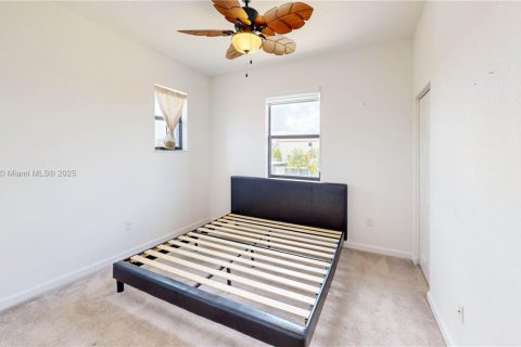 Villa ou maison à vendre à Miami, Floride: 5 chambres, 296.45 m2 № 1713383 - photo 22