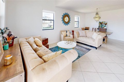 Villa ou maison à vendre à Miami, Floride: 5 chambres, 296.45 m2 № 1713383 - photo 6
