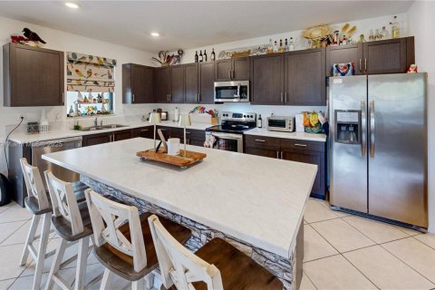 Villa ou maison à vendre à Miami, Floride: 5 chambres, 296.45 m2 № 1713383 - photo 12