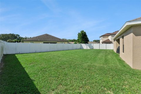 House in Tavares, Florida 3 bedrooms, 143.26 sq.m. № 2428634 - photo 30