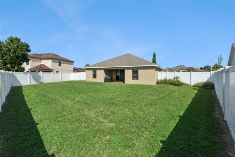 House in Tavares, Florida 3 bedrooms, 143.26 sq.m. № 2428634 - photo 28