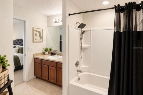 House in Tavares, Florida 3 bedrooms, 143.26 sq.m. № 2428634 - photo 20