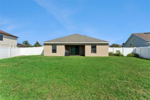 House in Tavares, Florida 3 bedrooms, 143.26 sq.m. № 2428634 - photo 27