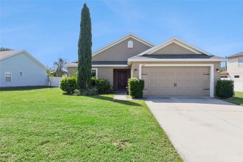 House in Tavares, Florida 3 bedrooms, 143.26 sq.m. № 2428634 - photo 2