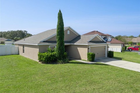 House in Tavares, Florida 3 bedrooms, 143.26 sq.m. № 2428634 - photo 3