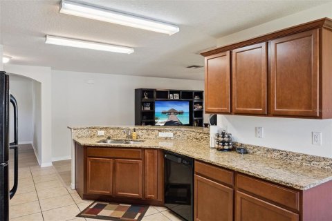 House in Tavares, Florida 3 bedrooms, 143.26 sq.m. № 2428634 - photo 13