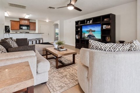 House in Tavares, Florida 3 bedrooms, 143.26 sq.m. № 2428634 - photo 8