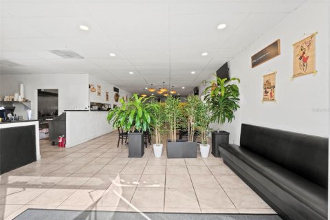 Propiedad comercial en venta en Eagle Lake, Florida, 442.59 m2 № 1837175 - foto 4