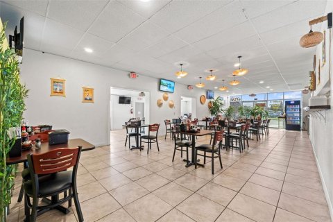 Propiedad comercial en venta en Eagle Lake, Florida, 442.59 m2 № 1837175 - foto 8