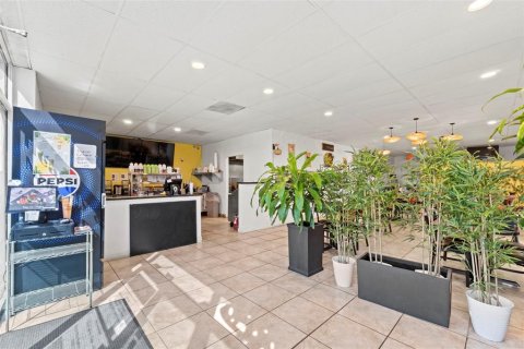 Propiedad comercial en venta en Eagle Lake, Florida, 442.59 m2 № 1837175 - foto 3