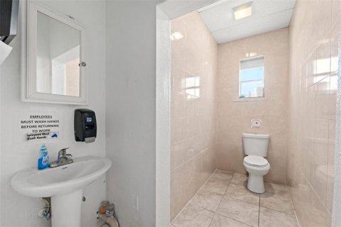 Propiedad comercial en venta en Eagle Lake, Florida, 442.59 m2 № 1837175 - foto 18