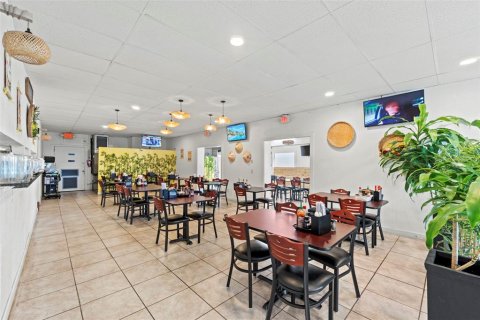 Propiedad comercial en venta en Eagle Lake, Florida, 442.59 m2 № 1837175 - foto 6