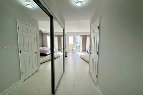 Condo in Aventura, Florida, 2 bedrooms № 1966710 - photo 20