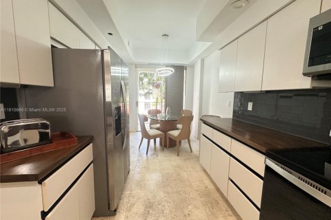 Condo in Aventura, Florida, 2 bedrooms № 1966710 - photo 15