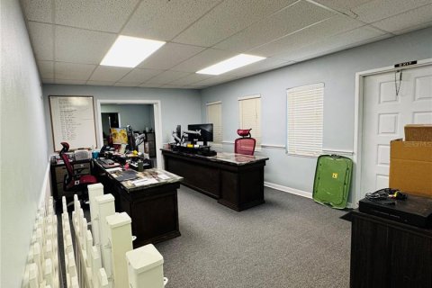 Propiedad comercial en alquiler en Eagle Lake, Florida № 1918052 - foto 12