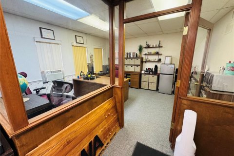 Propiedad comercial en alquiler en Eagle Lake, Florida № 1918052 - foto 6