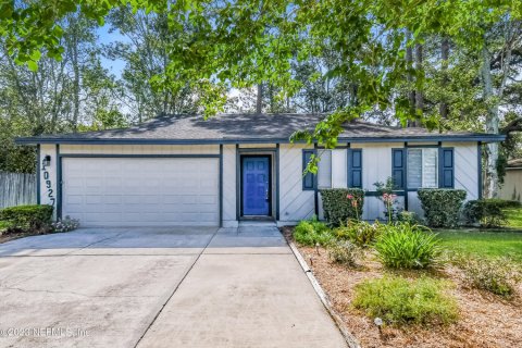 House in HUNTERS POINT in Cortez, Florida 3 bedrooms, 135.64 sq.m. № 776413 - photo 1