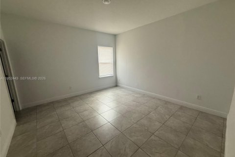 Снять в аренду виллу или дом в Окала, Флорида 4 спальни, № 2008488 - фото 3