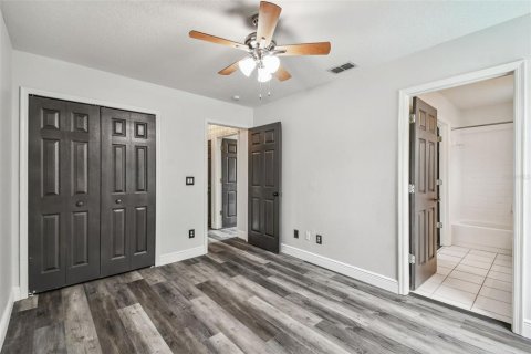 House in Tampa, Florida 4 bedrooms, 239.41 sq.m. № 1854469 - photo 21