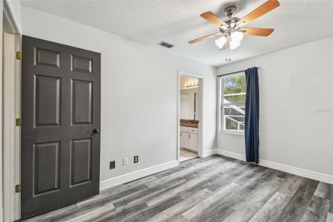 House in Tampa, Florida 4 bedrooms, 239.41 sq.m. № 1854469 - photo 22