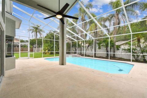 House in Tampa, Florida 4 bedrooms, 239.41 sq.m. № 1854469 - photo 24