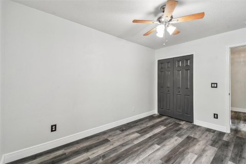 House in Tampa, Florida 4 bedrooms, 239.41 sq.m. № 1854469 - photo 29