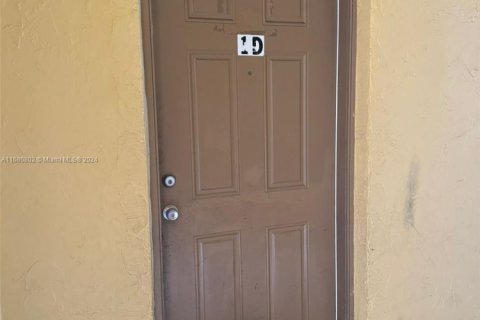 Copropriété à vendre à Lauderhill, Floride: 2 chambres, 99.41 m2 № 1978219 - photo 3